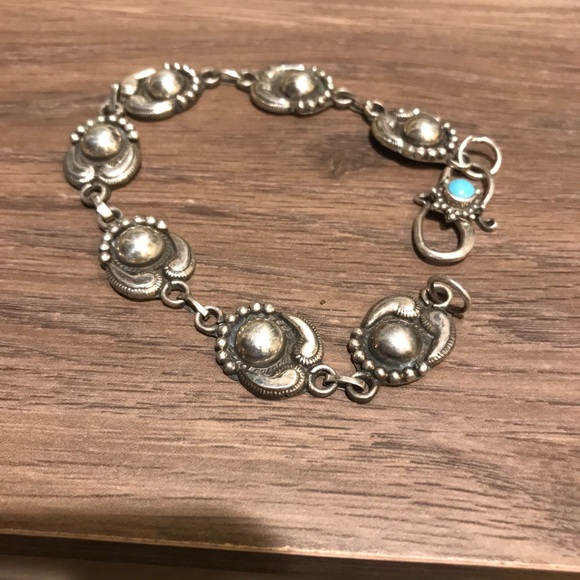 Beautiful 925 Silver Bracelet with Turquoise Clasp - Picture 3 of 4